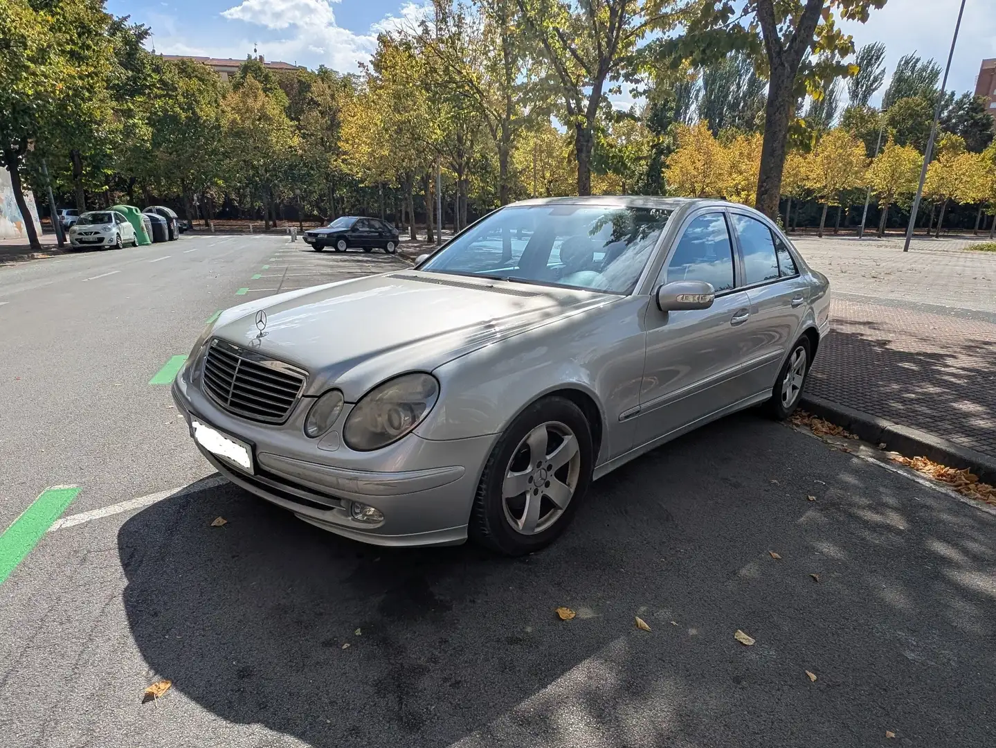 Mercedes-Benz E 240 E Familiar 240 Classic 4M Classic Silver - 2