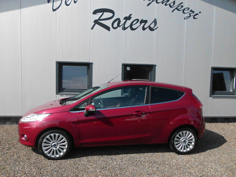 Ford Fiesta 1,25 60kW Titanium schöne Ausstattung