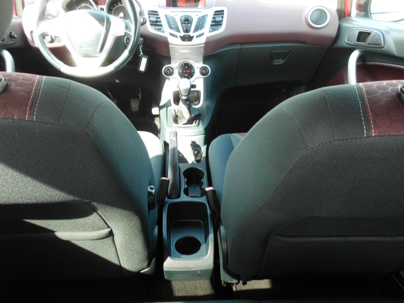 Ford Fiesta 1,25 60kW Titanium schöne Ausstattung — photo 14