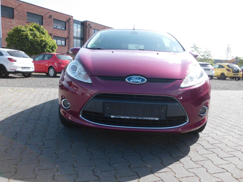 Ford Fiesta 1,25 60kW Titanium schöne Ausstattung — photo 3