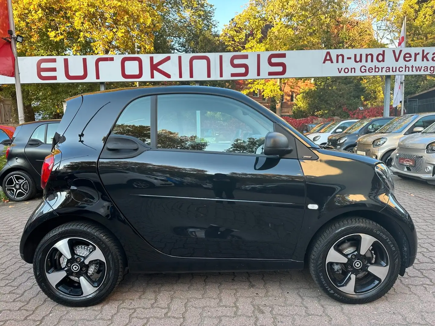 smart forTwo Smart fortwo TWIN passion*PANO*KLIMA*COOL&AUDIO* Schwarz - 1