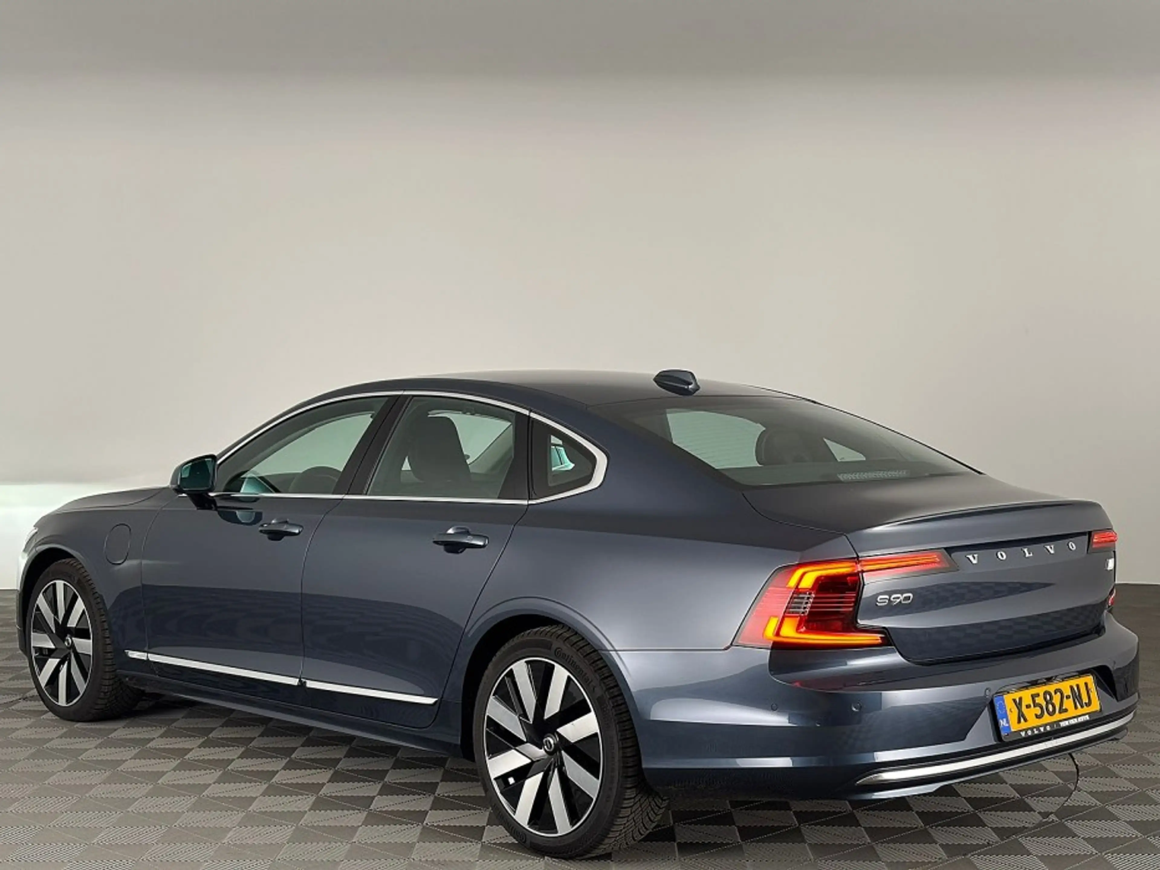 Volvo S90 2.0 T8 AWD Ultimate Bright | SCHUIFDAK | harman/ka — photo 2