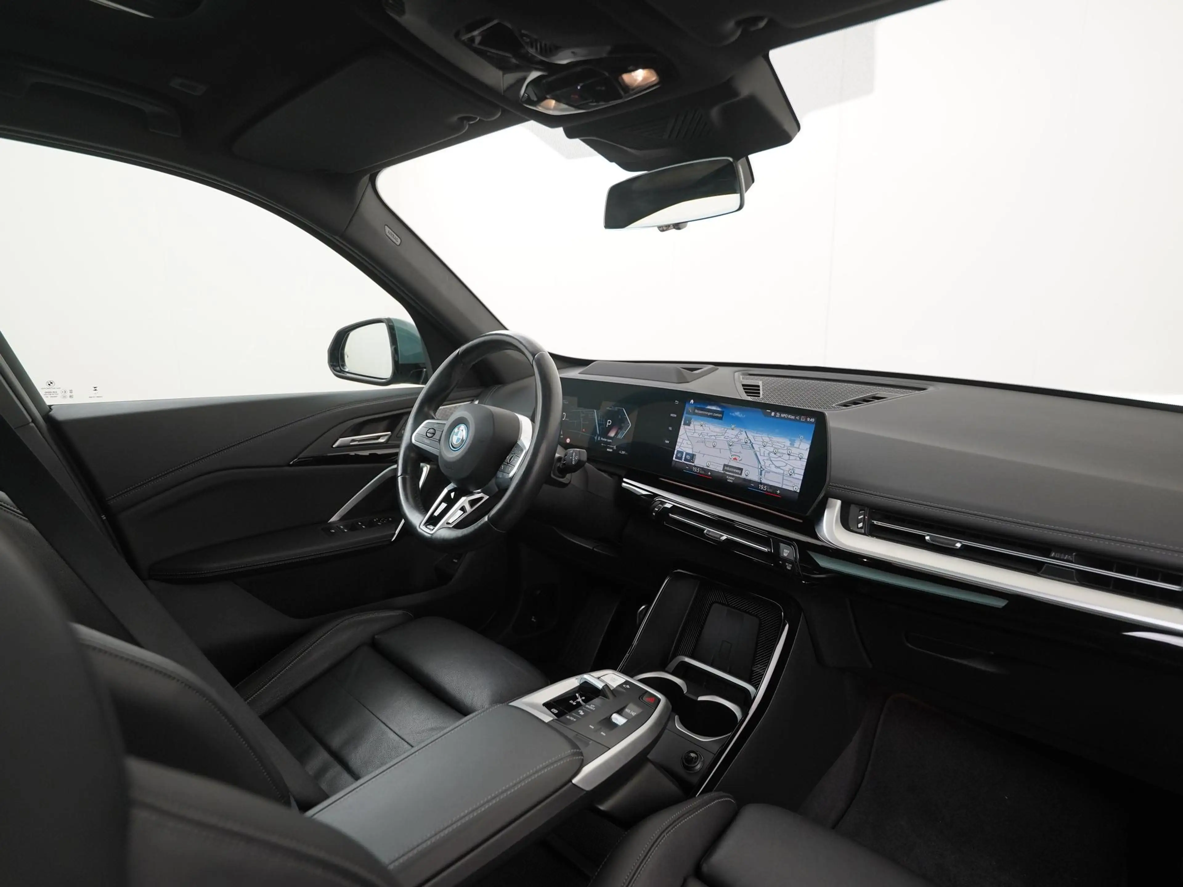 BMW iX1 xDrive30 Launch Edition 67 kWh | SOH 100% | Panora — photo 2