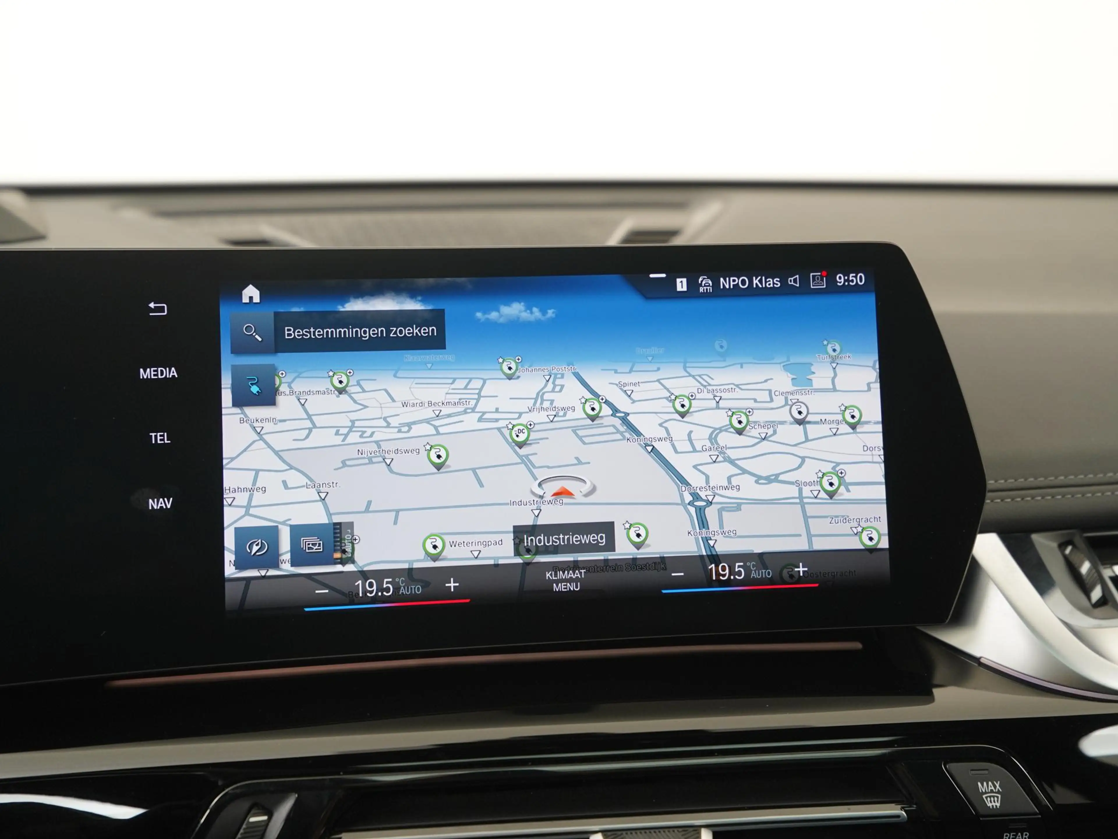 BMW iX1 xDrive30 Launch Edition 67 kWh | SOH 100% | Panora — photo 11