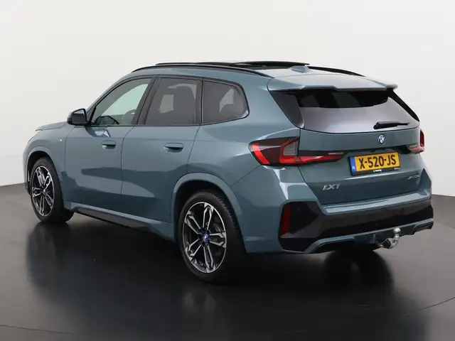 BMW Ix1 view 6