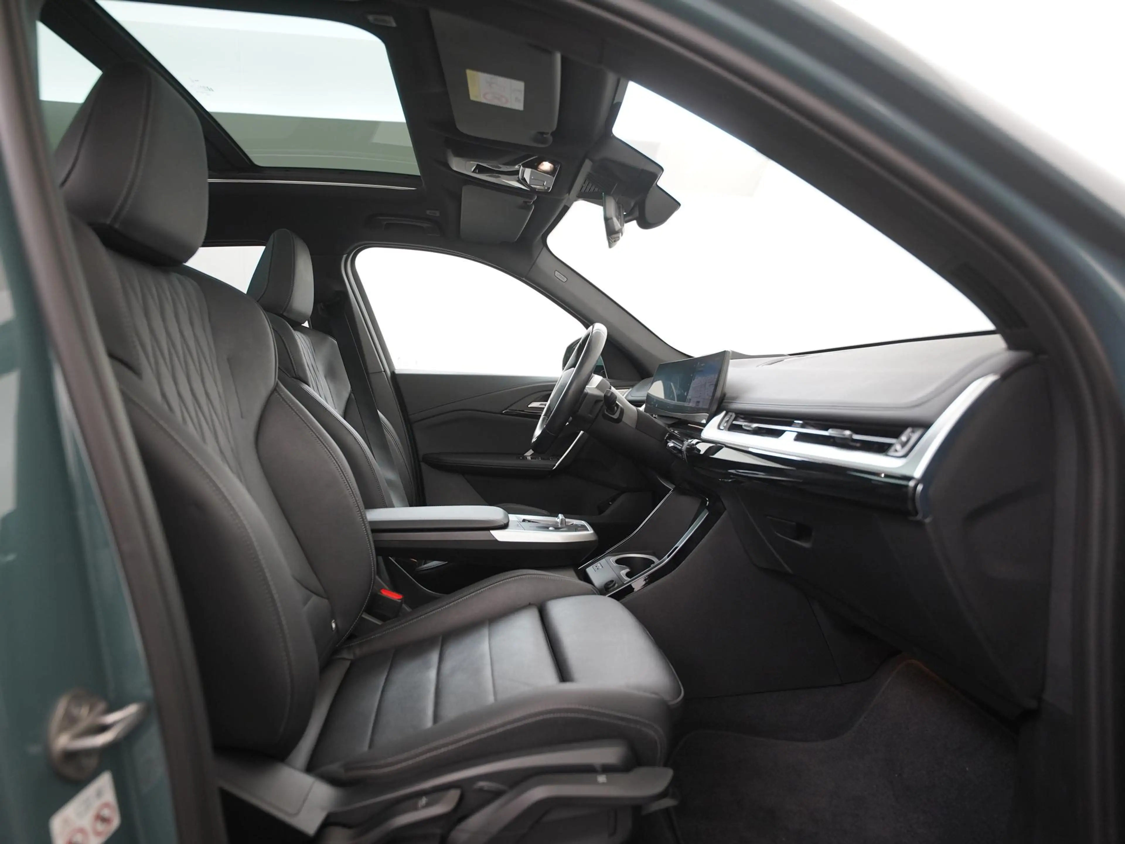 BMW iX1 xDrive30 Launch Edition 67 kWh | SOH 100% | Panora — photo 3