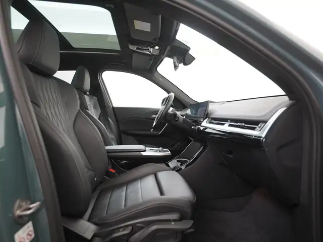 BMW Ix1 view 3