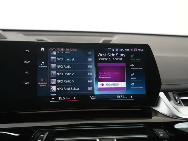 BMW Ix1 view 12