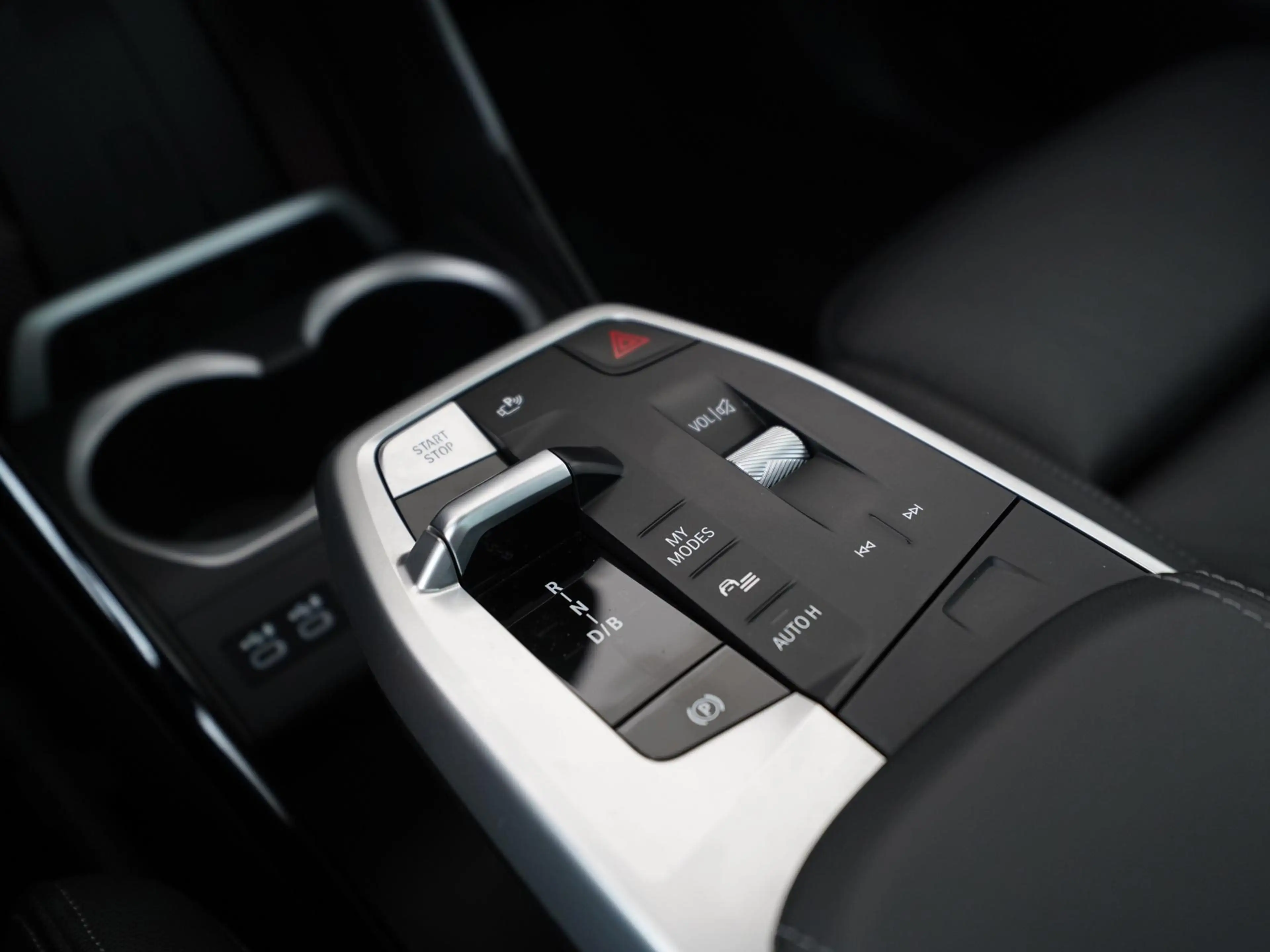 BMW iX1 xDrive30 Launch Edition 67 kWh | SOH 100% | Panora — photo 10