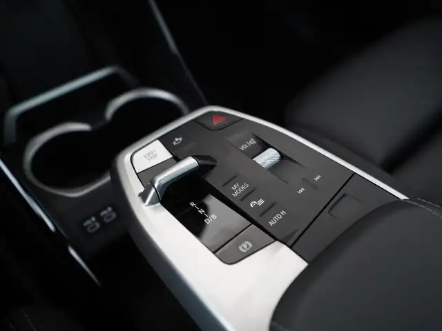 BMW Ix1 view 10