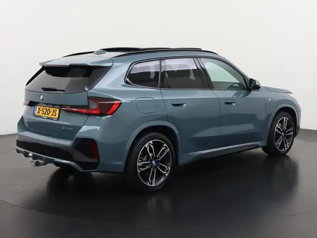 BMW Ix1 view 4