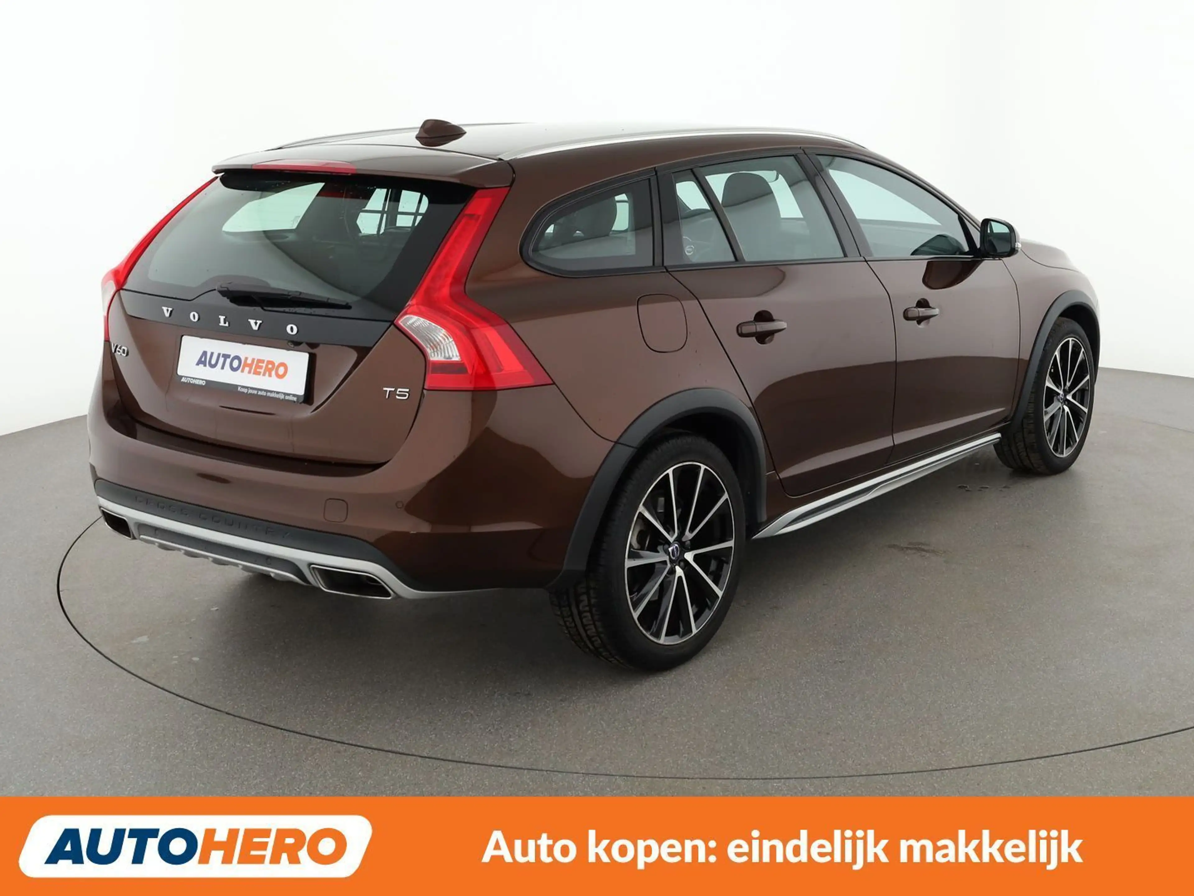 Volvo V60 Cross Country 2.0 T5 Summum — photo 6