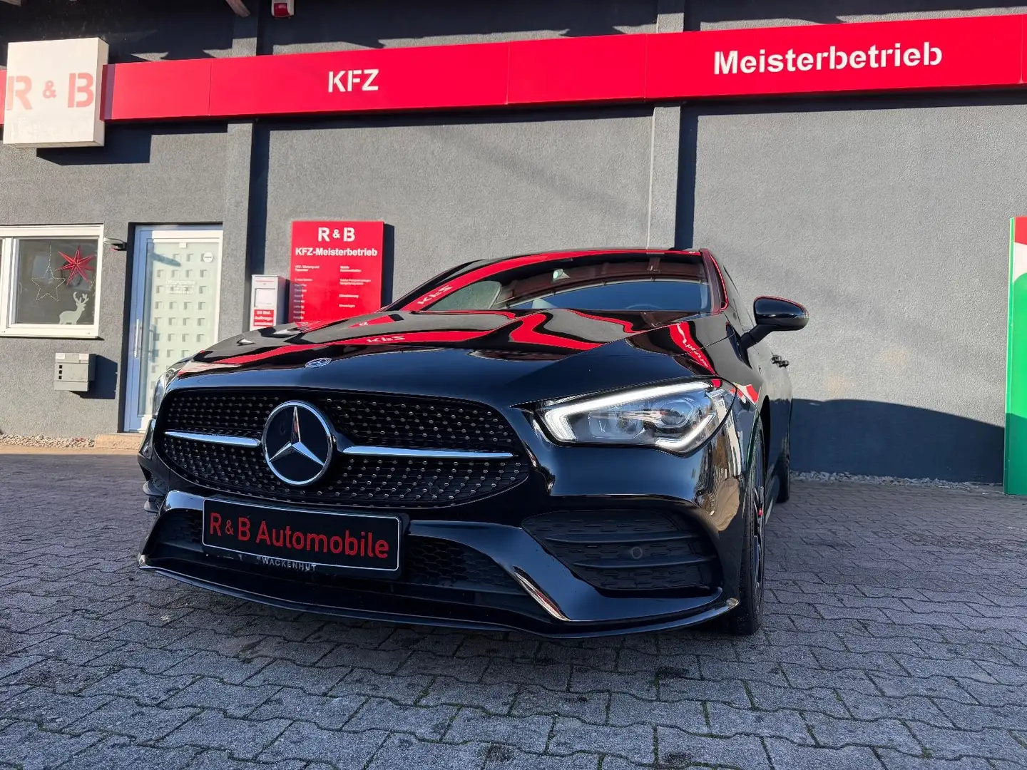 Mercedes-Benz CLA Shooting Brake  250 e*AMG-Line*RFK*Led*HuD* Чёрный - 1
