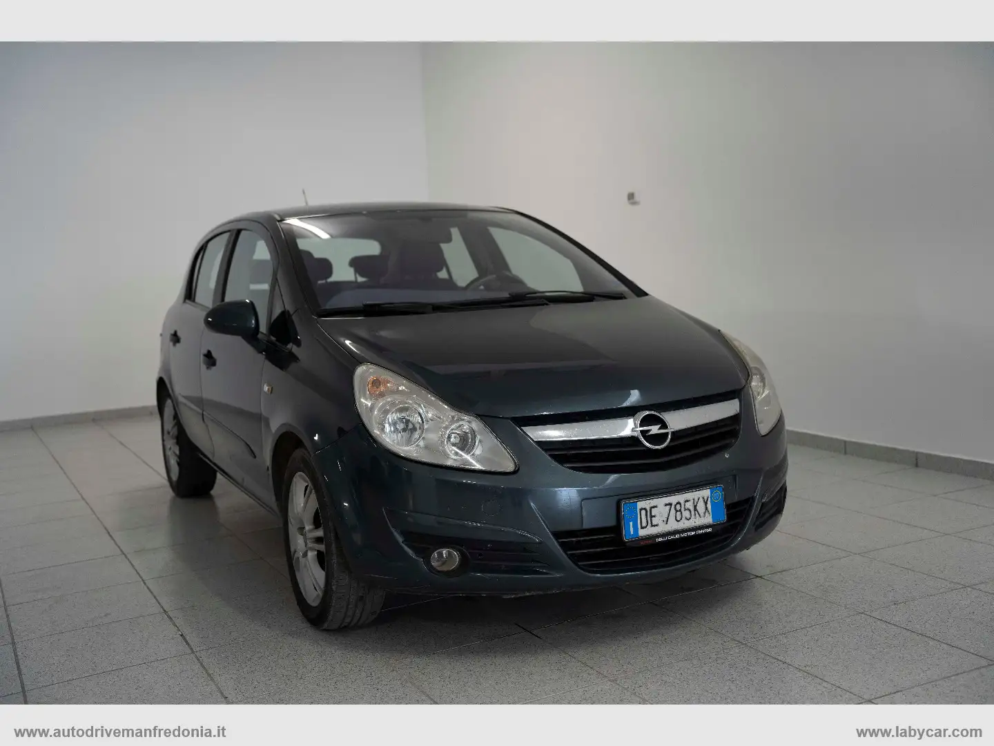 Opel Corsa 1.7 16V DI 5p. Club Gris - 1