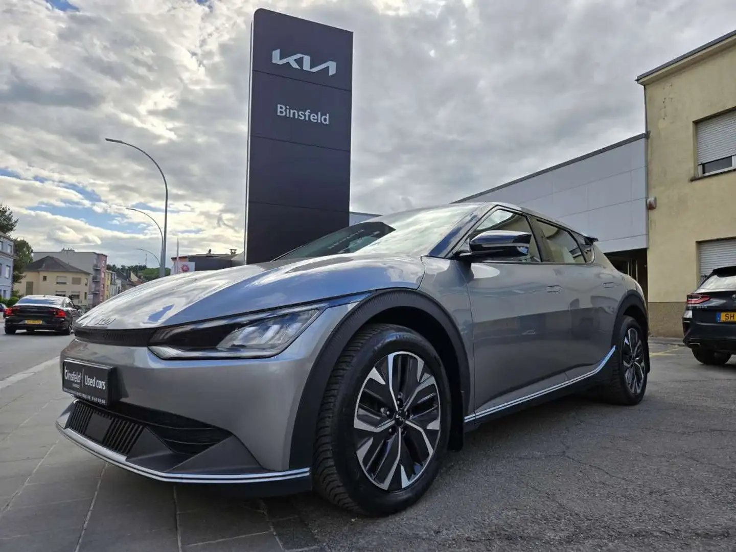 Kia EV6 Air 77,4 kWh RWD Gris - 1