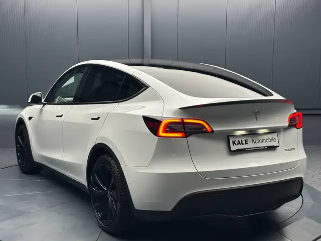 Tesla Model Y view 3