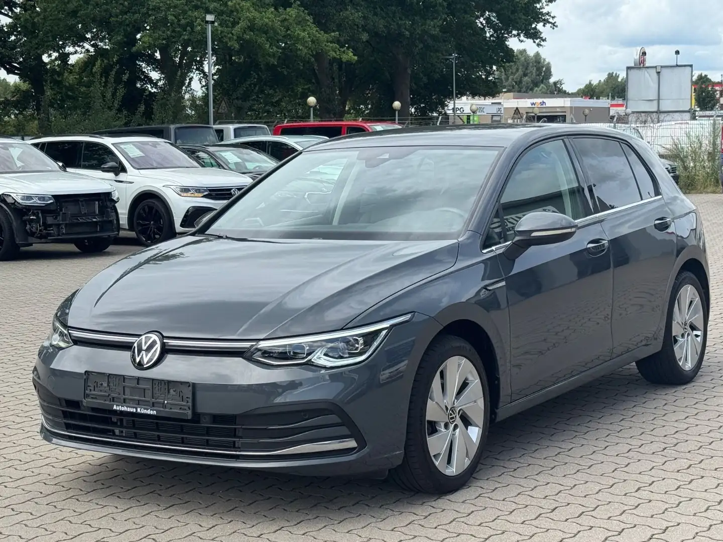 Volkswagen Golf VIII Lim. Style 1.5 TSI °ACC°Alcantara° Grau - 2