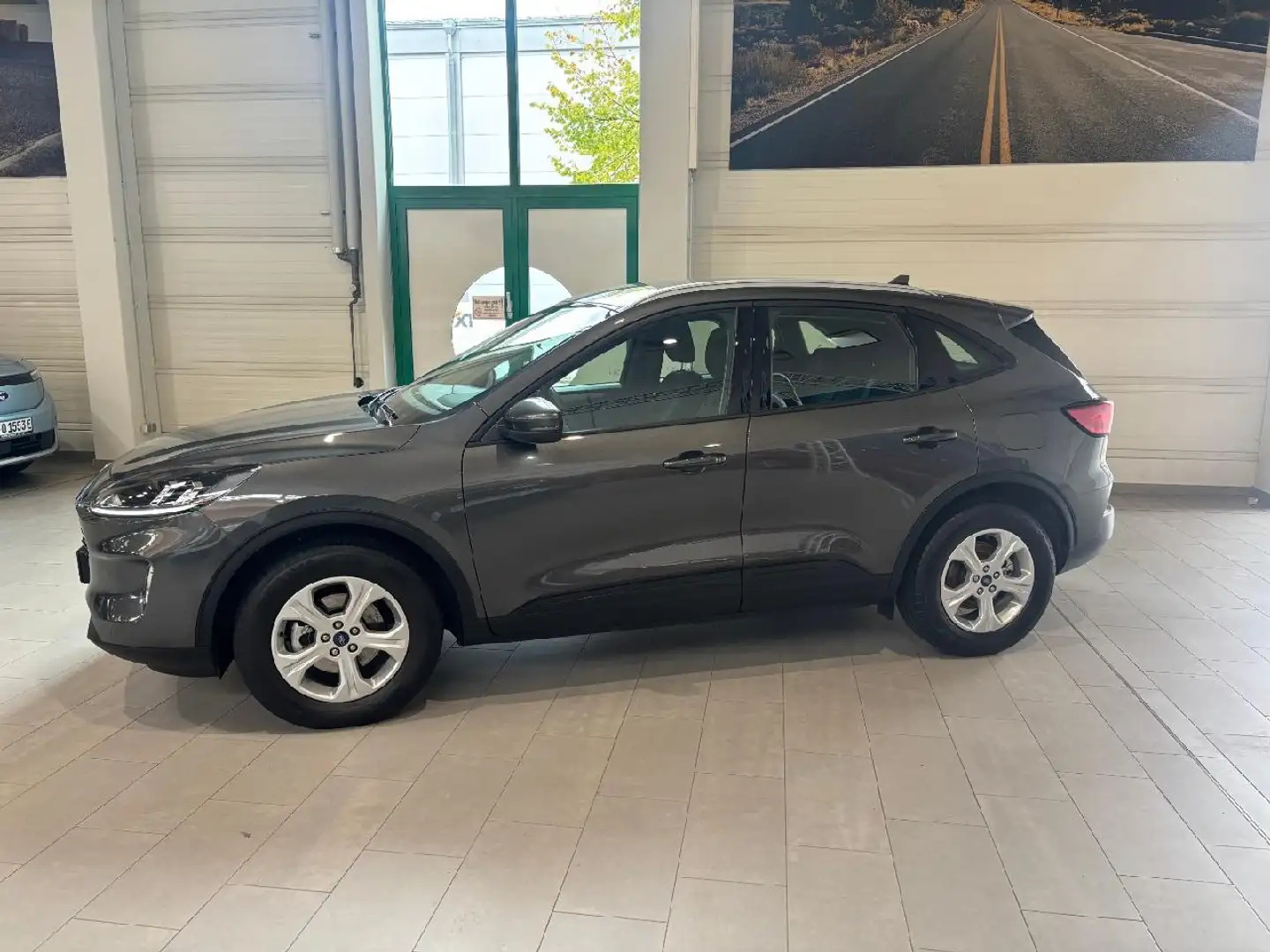Ford Kuga Cool & Connect Grau - 2