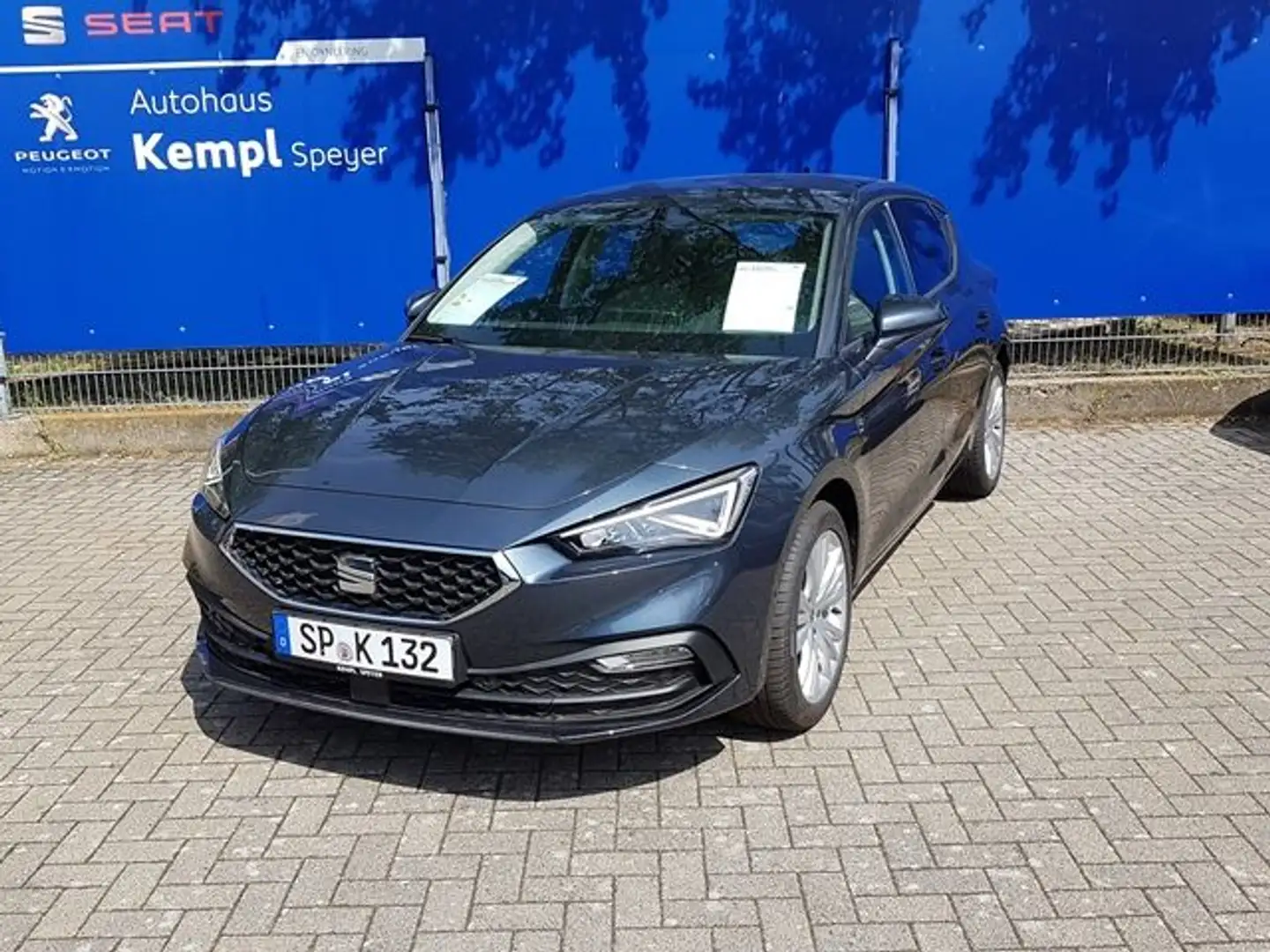 SEAT Leon 1.0 eTSI OPF DSG Style Edition Grau - 1