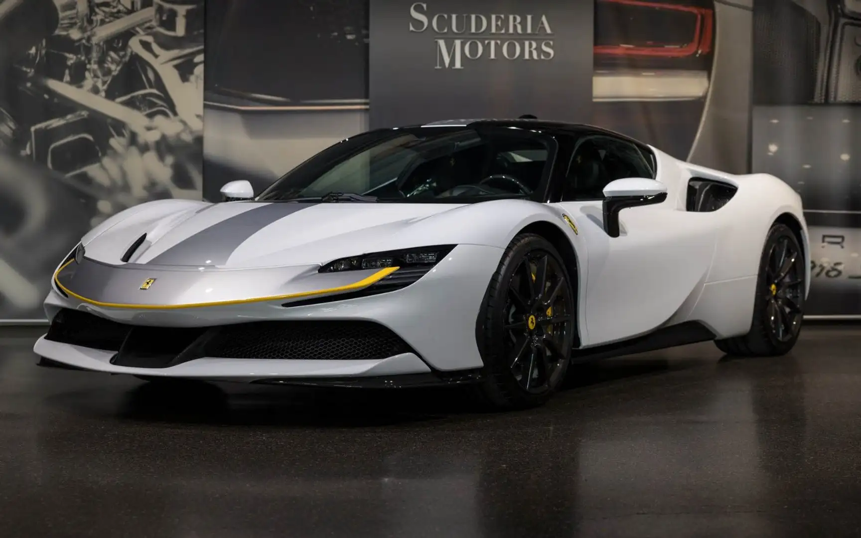 Ferrari SF90 Stradale FULL CARBON | ASSETTO FIORANO Weiß - 1