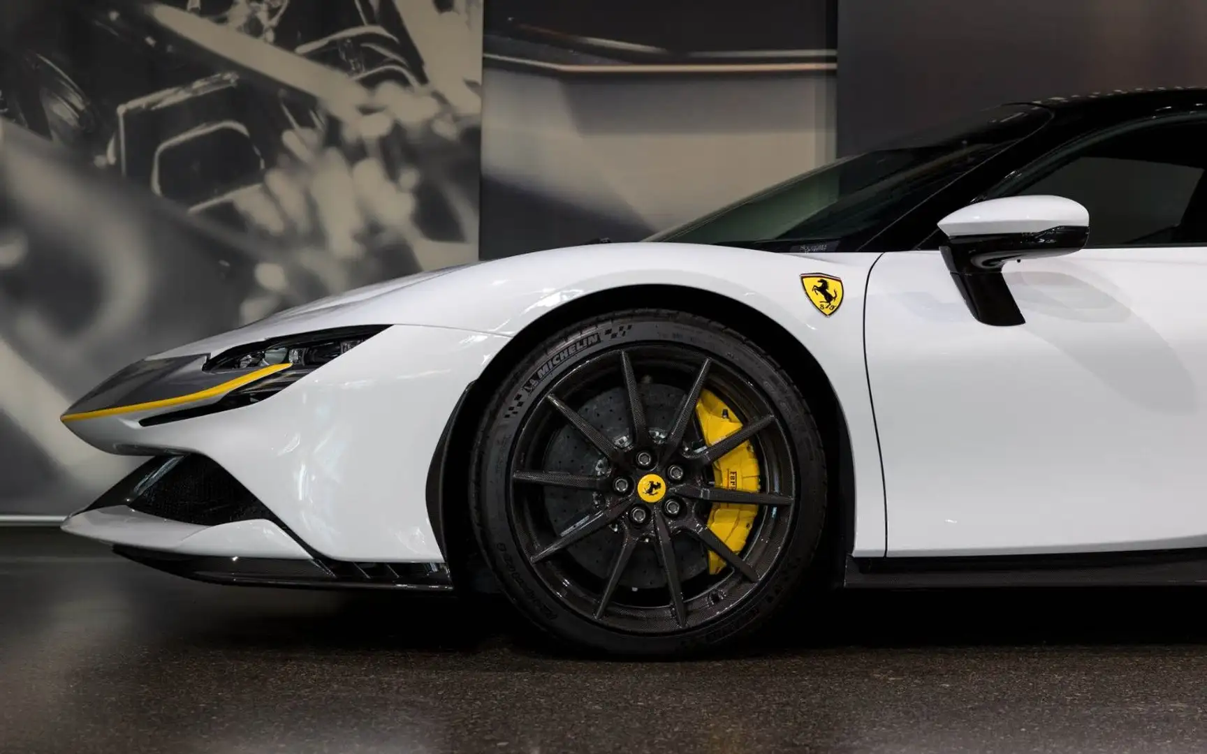 Ferrari SF90 Stradale FULL CARBON | ASSETTO FIORANO Weiß - 2