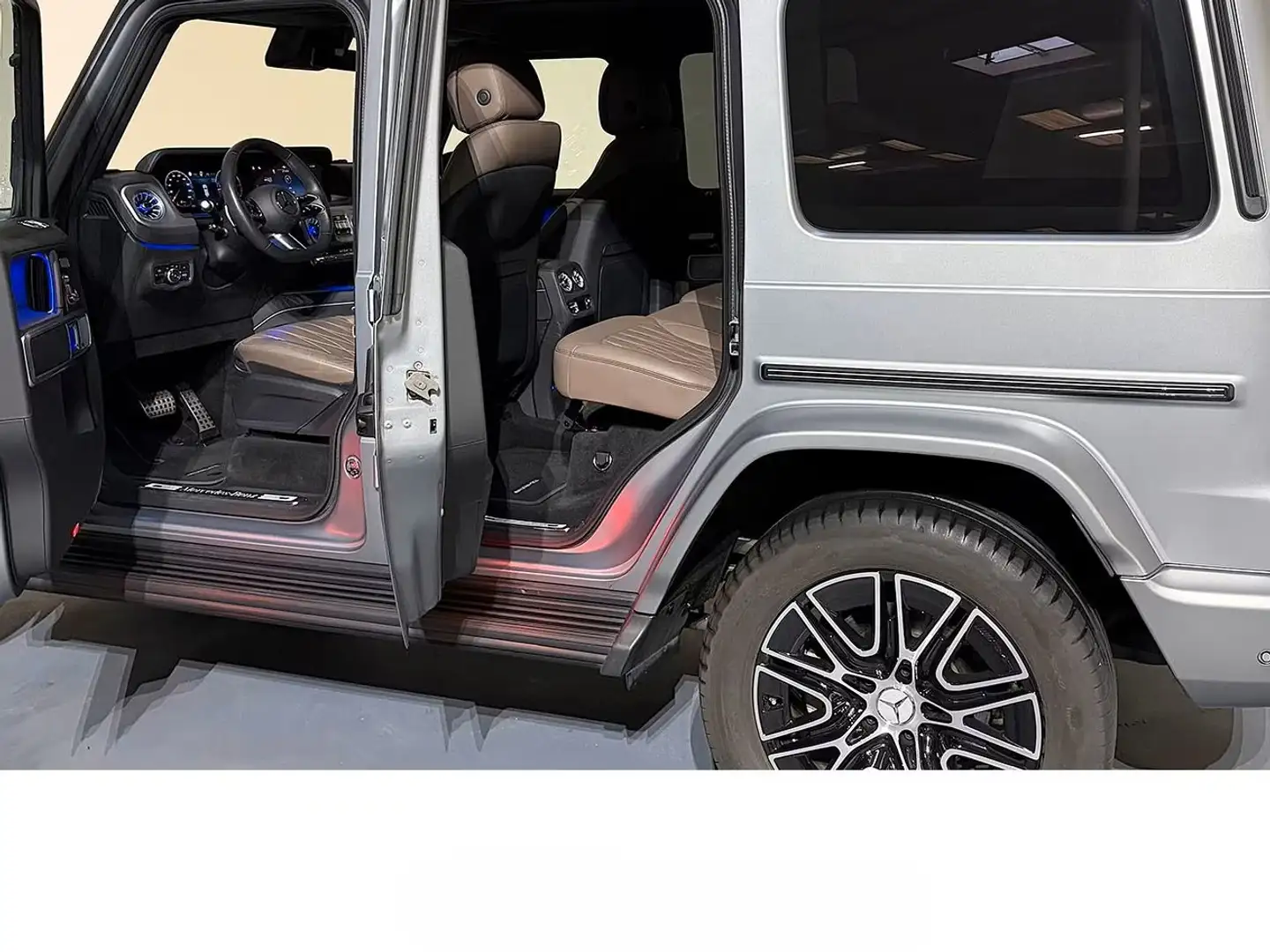 Mercedes-Benz G 450 G 450 d Premium AMG LINE Grau - 2