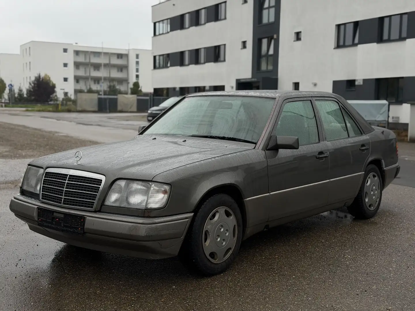 Mercedes-Benz 250 D W124 Limousine Schiebedach Ahk Grau - 1
