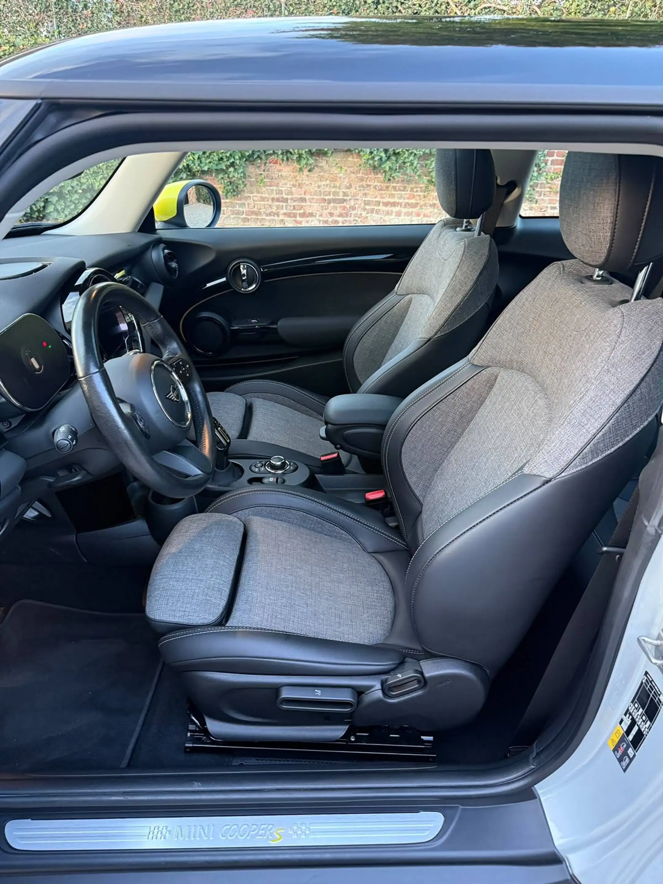 MINI Cooper SE e-Mini 28.9 kWh Cooper SE — photo 8