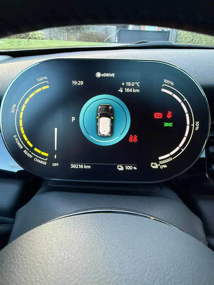 MINI Cooper SE Citadine 3 portes — photo 12 sur 15