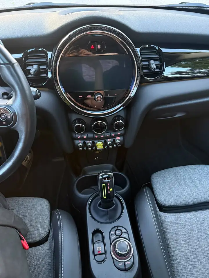 MINI Cooper SE Citadine 3 portes — photo 10 sur 15