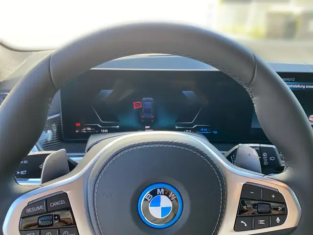 BMW X5 view 8