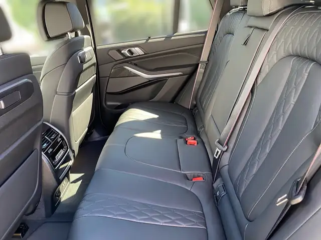 BMW X5 view 11