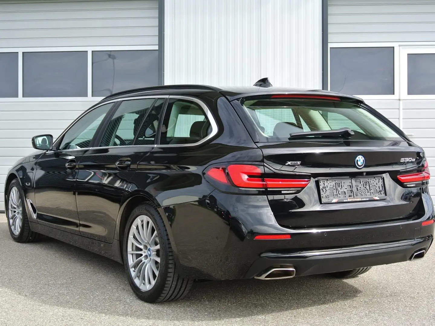 BMW 530 e xdrive touring Aut. * Live-Cockpit * Harman * Noir - 2