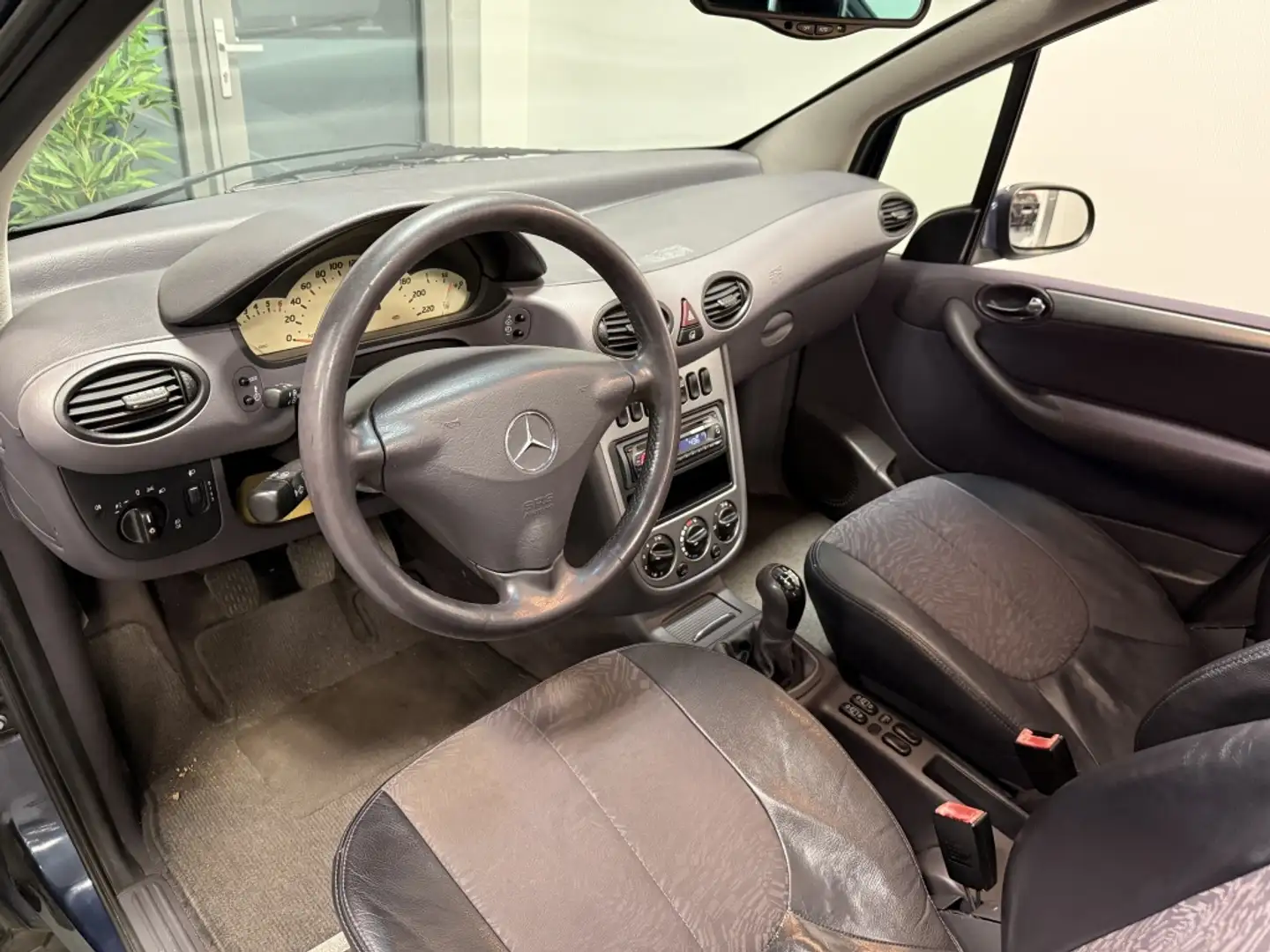 Mercedes-Benz A 160 Avantgarde Lang / Airco / Cruise / Pano / Trekhaak Bleu - 2