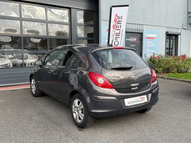 Opel Corsa view 4