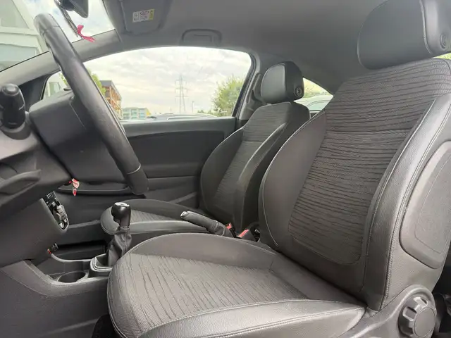 Opel Corsa view 9