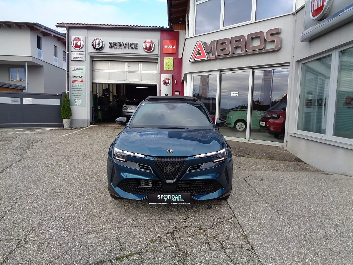 Alfa Romeo Junior Ibrida 145 MHEV e-DCT6 Benzin Hybrid Schiebedach Blau - 2
