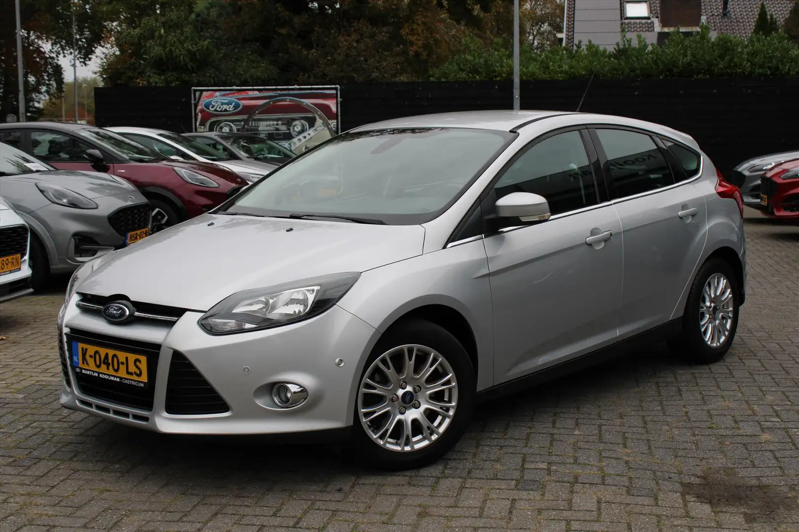 Ford Focus 1.6 EcoBoost 150pk 5-deurs Titanium Grijs - 1