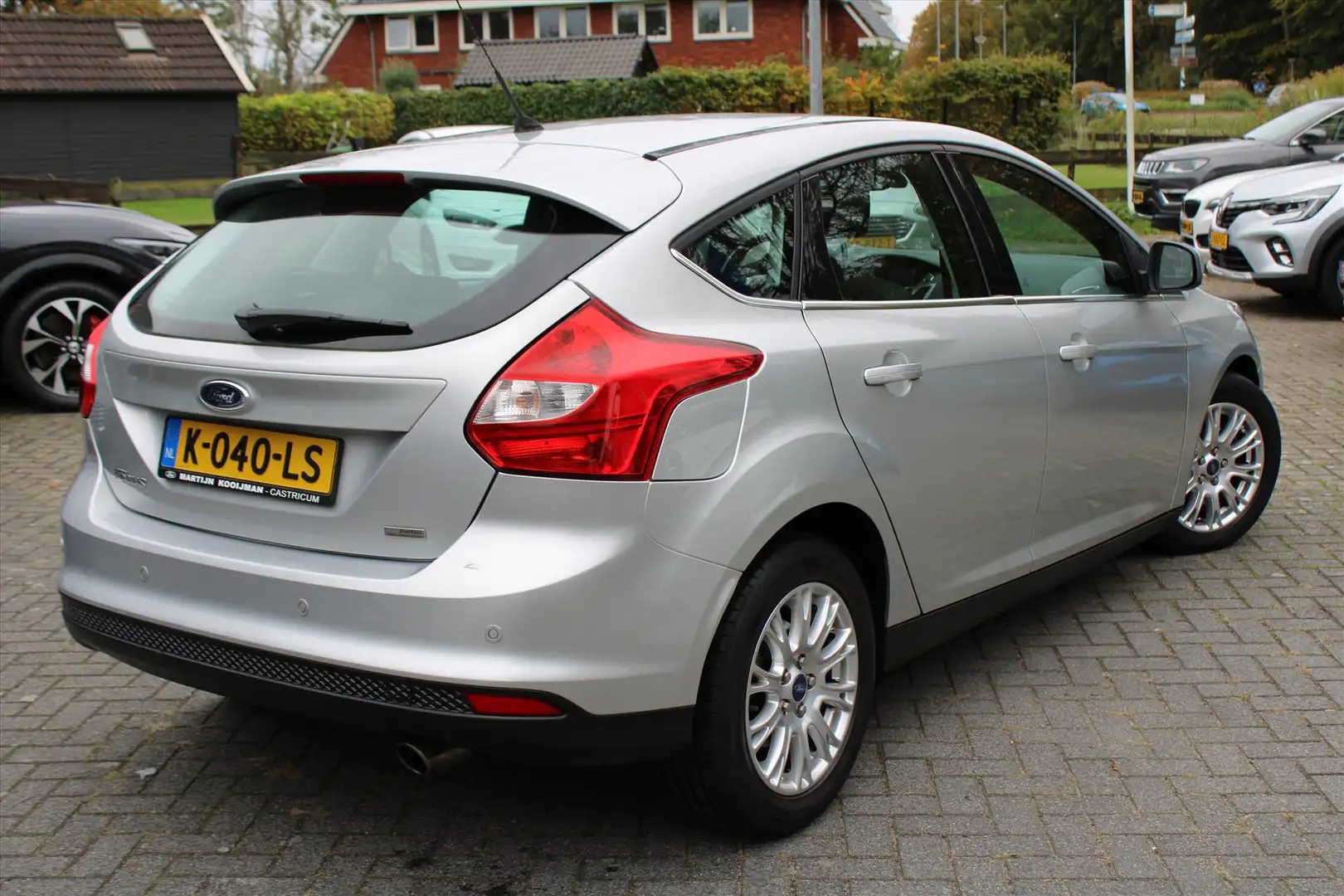 Ford Focus 1.6 EcoBoost 150pk 5-deurs Titanium Grijs - 2