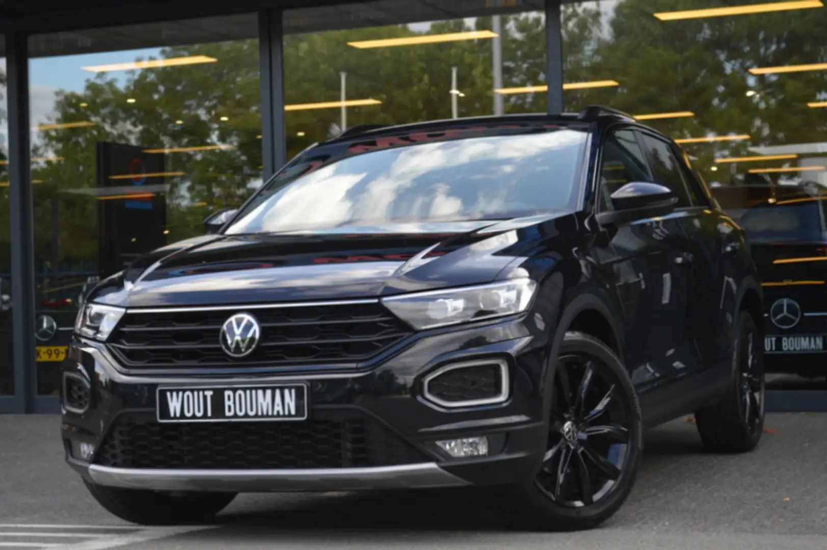Volkswagen T-Roc 1.5 TSI Sport DSG Led Virtual Acc Camera Keyless A Zwart - 1