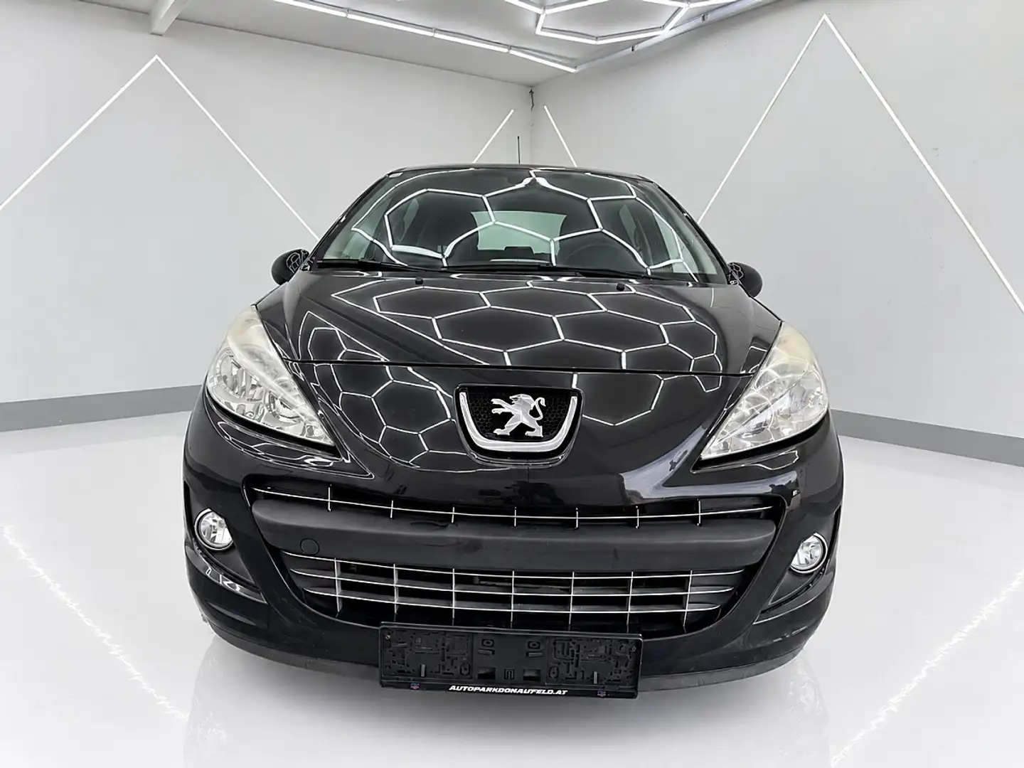 Peugeot 207 1.4 Active -Gepflegt-Neues Pickerl- Schwarz - 2