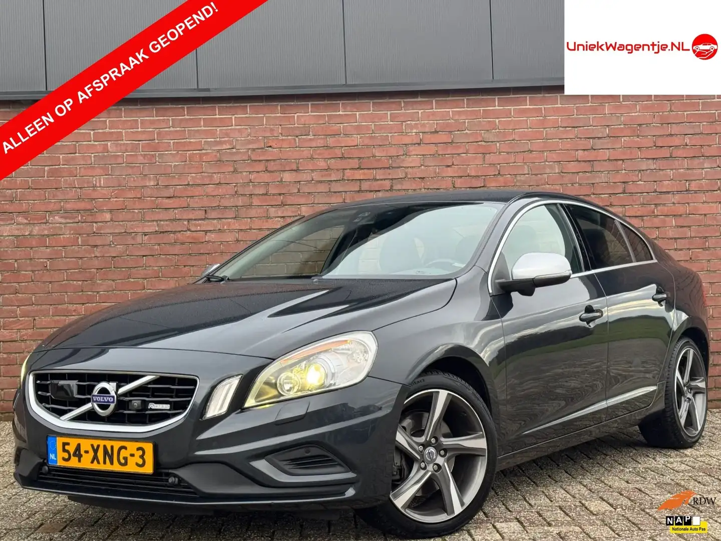 Volvo S60 2.0 T5 R-DESIGN | DEALER OH! | NAVI! | CAMERA! Grau - 1