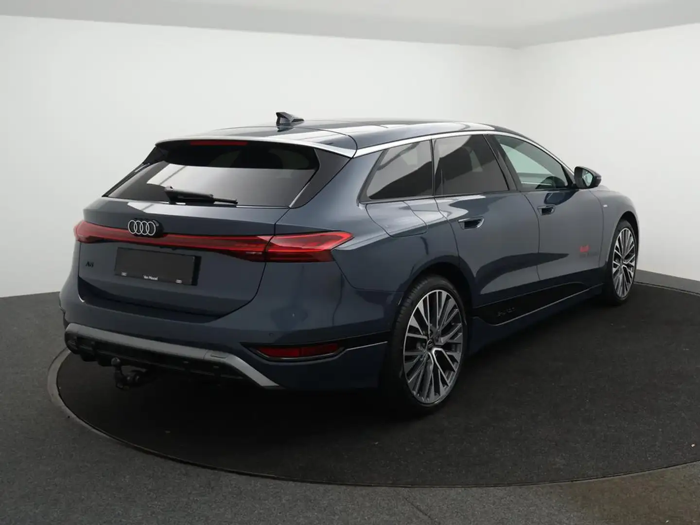 Audi A6 e-tron e-tron Audi A6 Avant Corporate S e-tron  210,00 kW / DEMO Bleu - 2