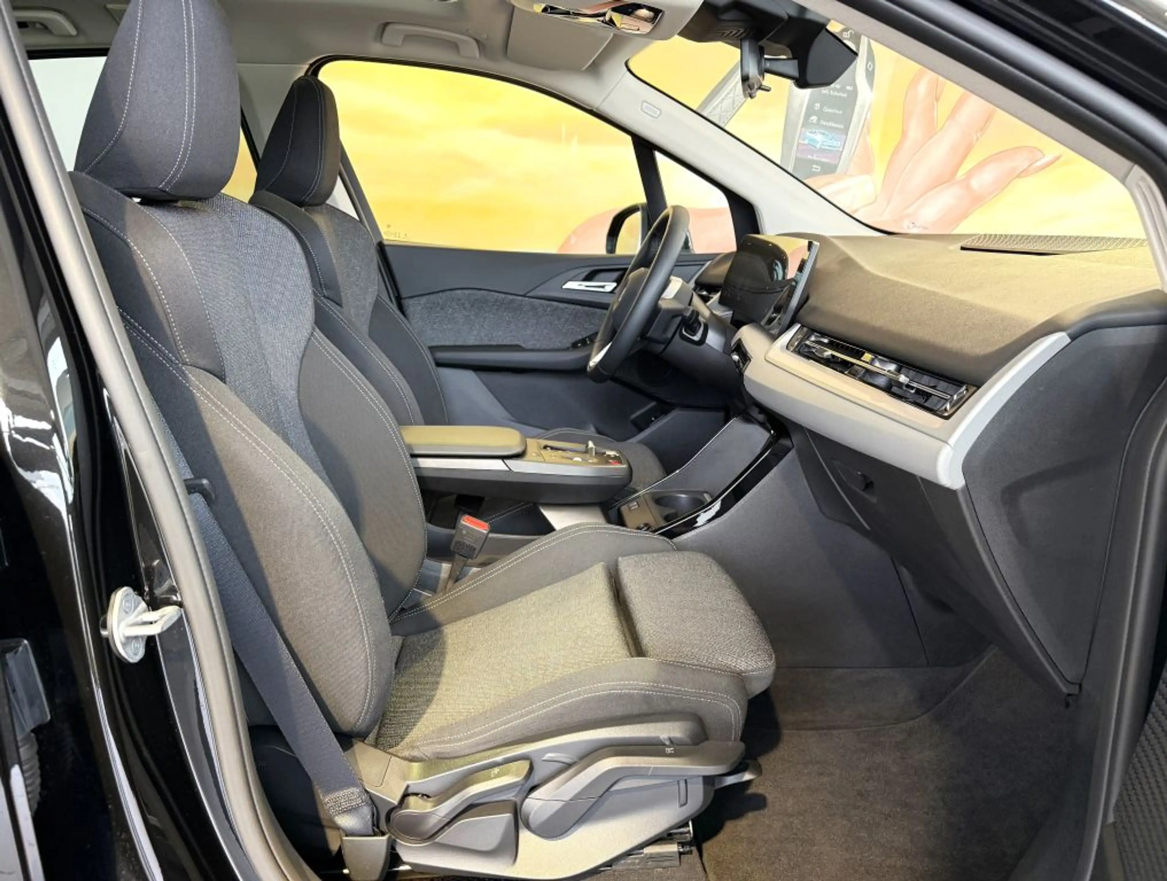 BMW 220 220i Active Tourer PANO+AHK+KAM+TEM+SITZH+LiveC+ — photo 5