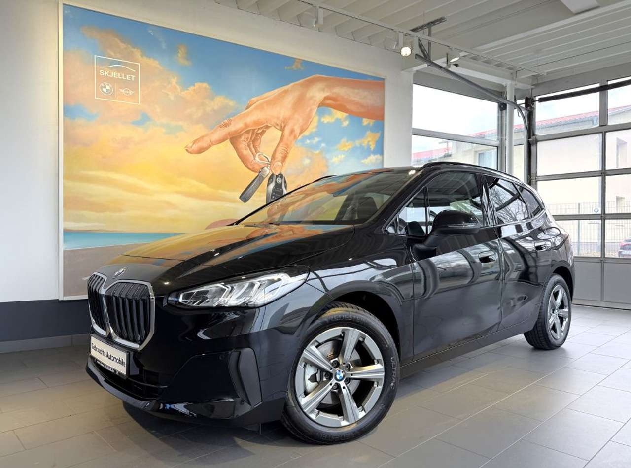 BMW 220 2025