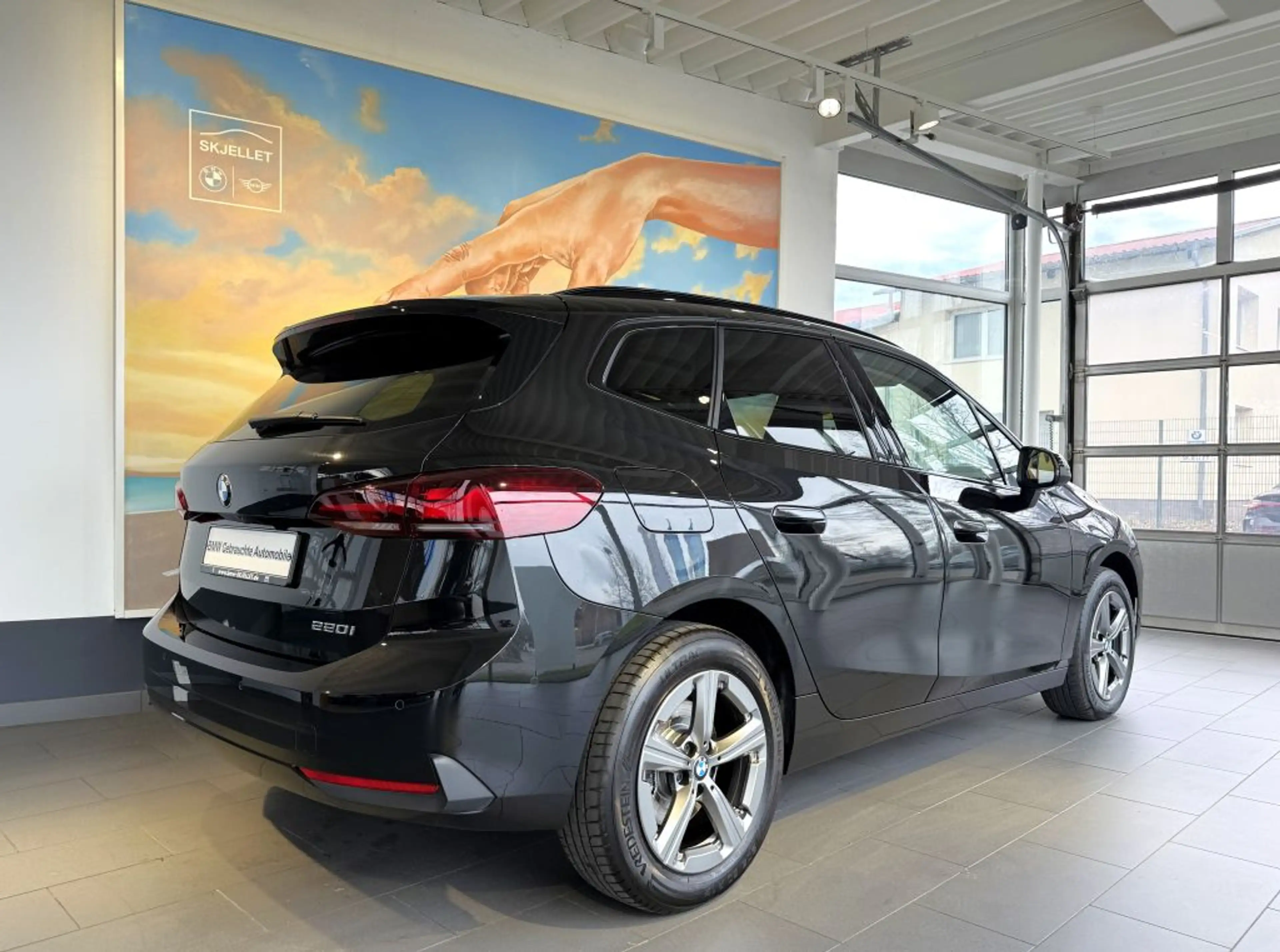 BMW 220 220i Active Tourer PANO+AHK+KAM+TEM+SITZH+LiveC+ — photo 8