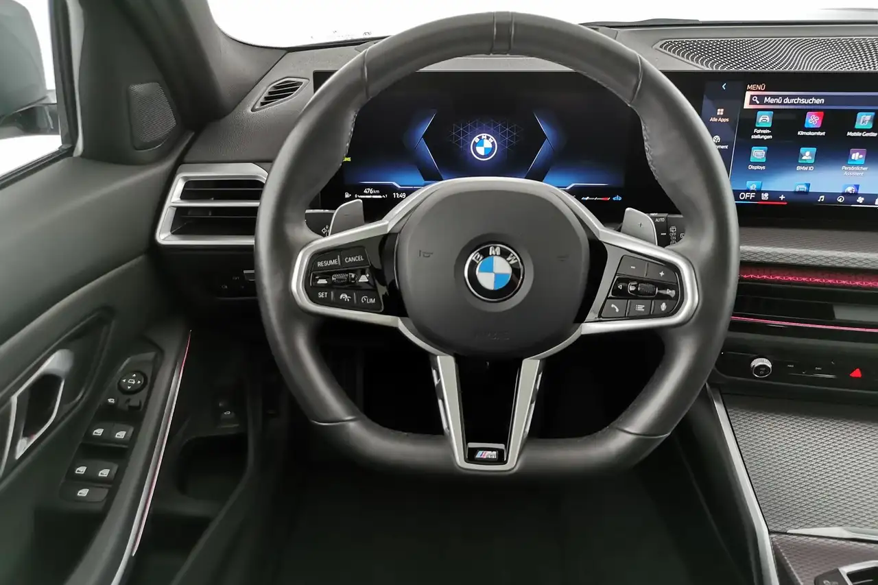 BMW 330 i xDrive M Sport ACC|Pano|HUD|ParkAs+360|AHK 10