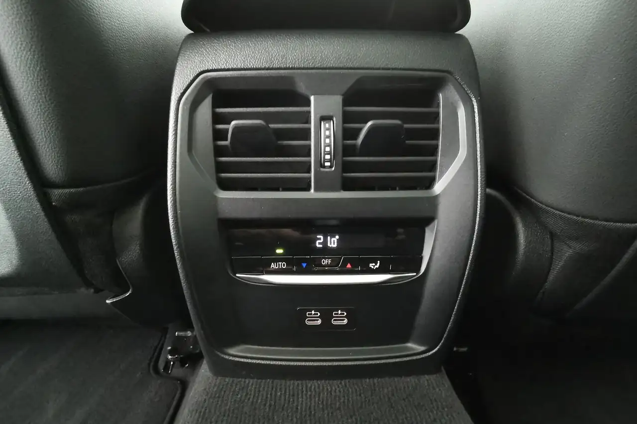 BMW 330 i xDrive M Sport ACC|Pano|HUD|ParkAs+360|AHK 17