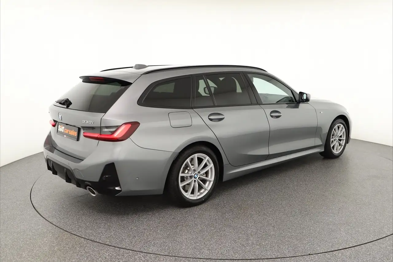 BMW 330 i xDrive M Sport ACC|Pano|HUD|ParkAs+360|AHK 5