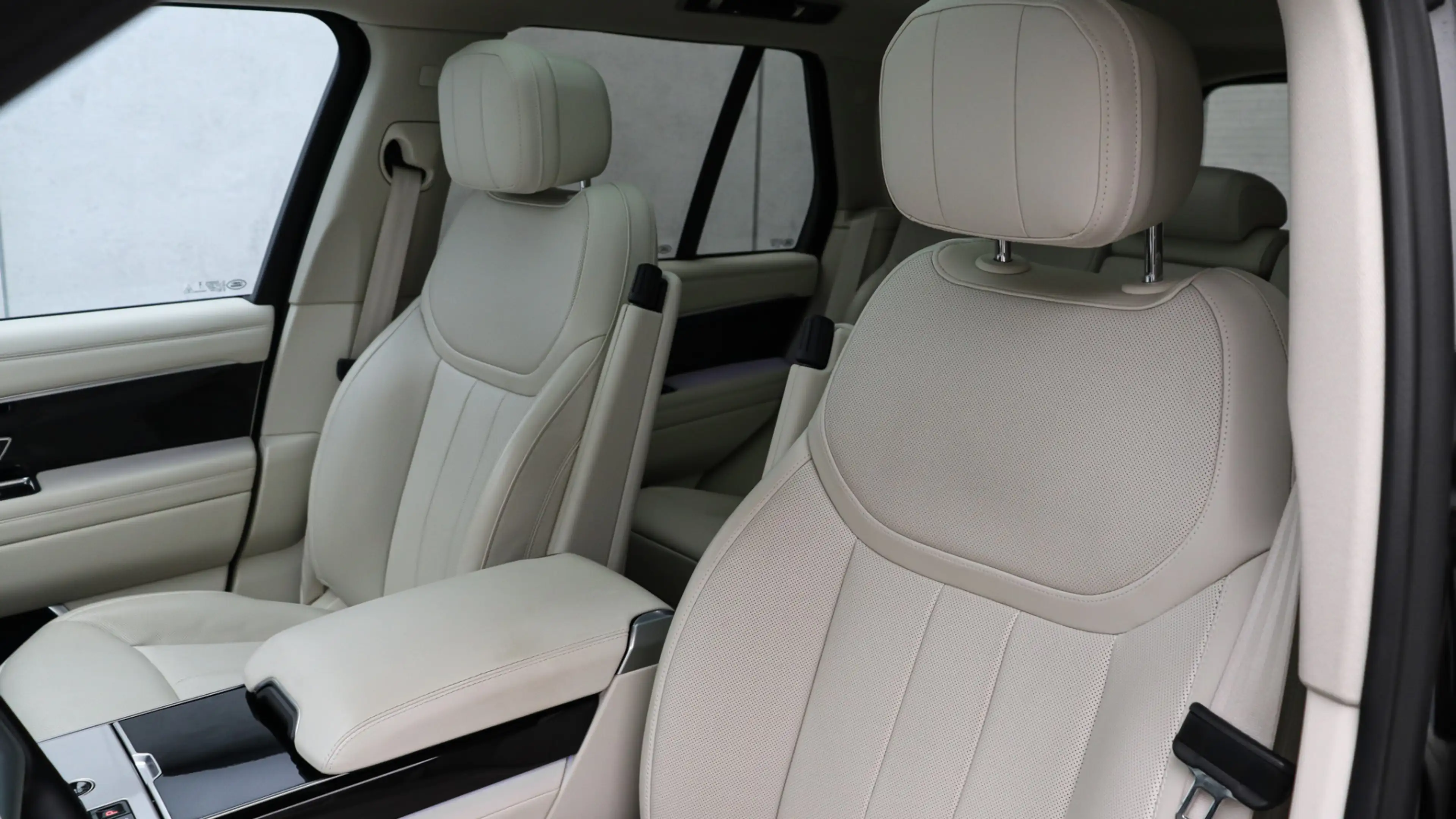 Land Rover Range Rover 3.0 P460e SE | Stoelventilatie | Meridian | Panora — photo 9